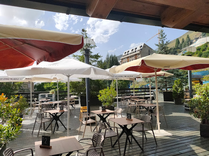 Cafetería con terraza en Baqueira Beret