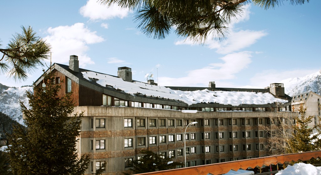 Hotel TucBlanc Baqueira 1500. Cel Blau